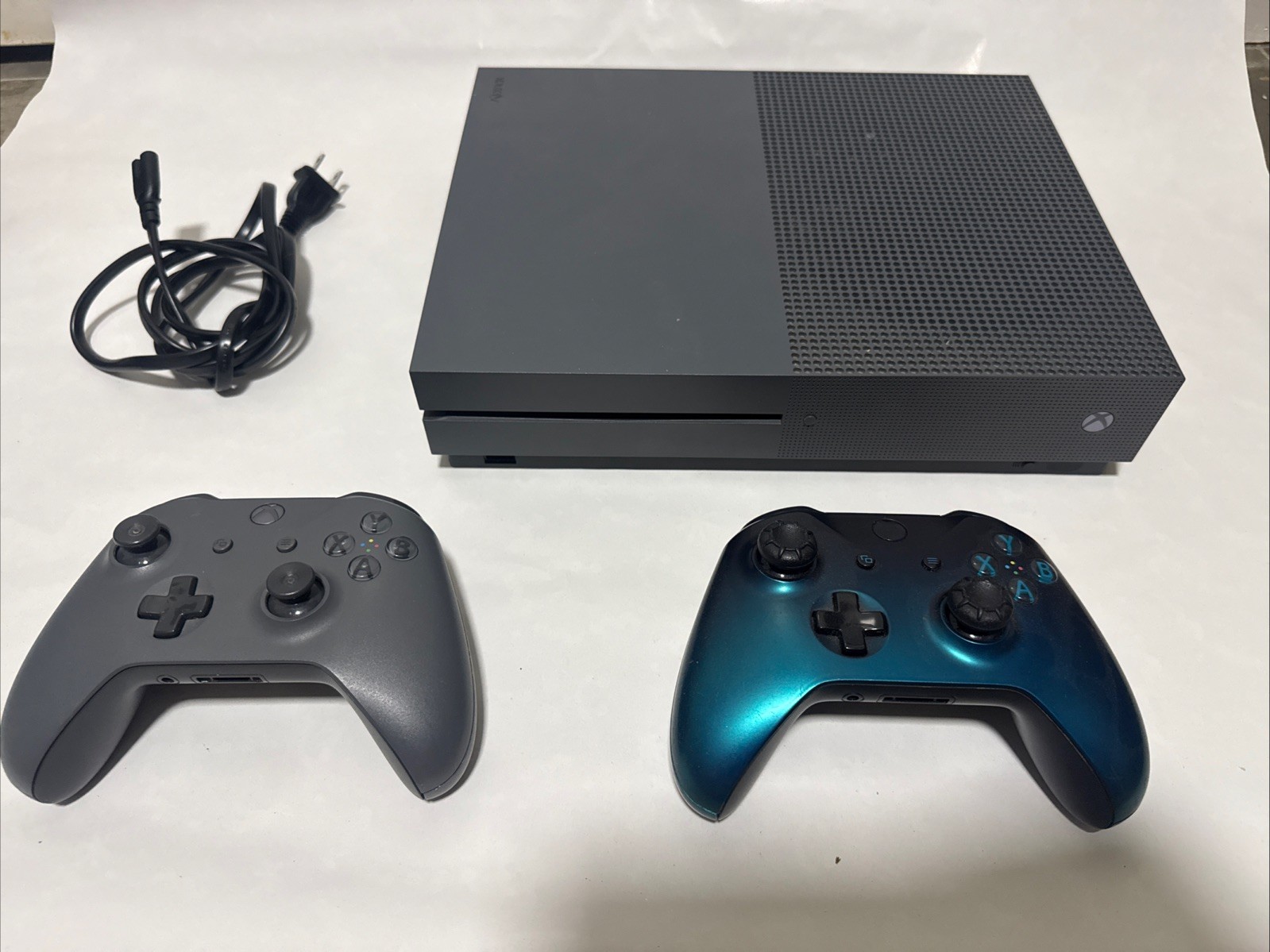 Microsoft Xbox One S 500GB Console Gaming System Gray 1681