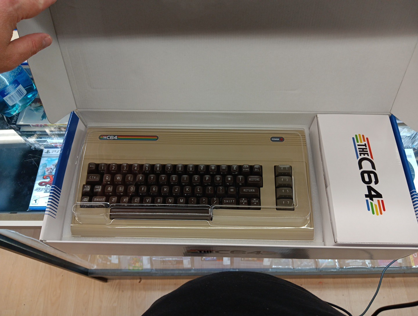 Retro Games C64 Maxi full size COMPUTER !! SUPER CLEAN USED ONLY ONCE!