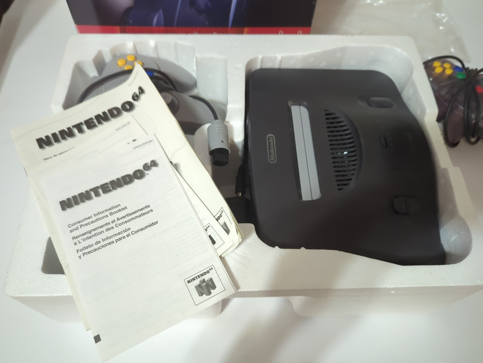 Nintendo 64 Console Atomic Purple Controller Bundle in Box NUS 001, Works