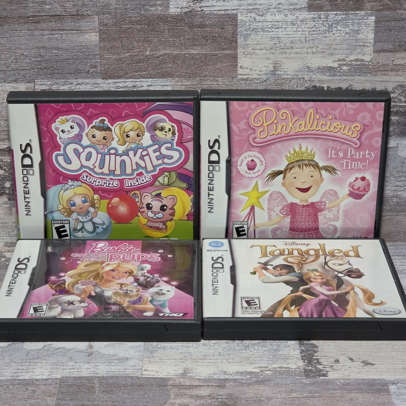 Nintendo DSi Console White Model TWL-001 with Charger, Stylus, 8 Games Complete