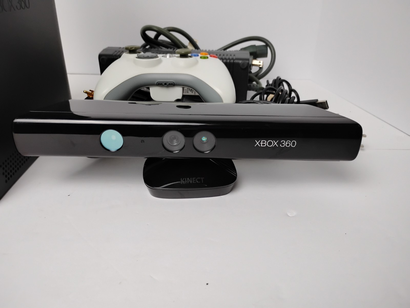 Xbox 360 Elite Jasper Console BUNDLE /120GB/Kinect Camera/Controller