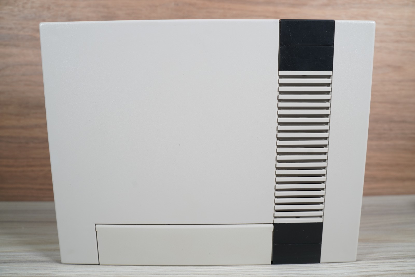Nintendo NES Console w/ Cables & OEM controller – TESTED WORKING