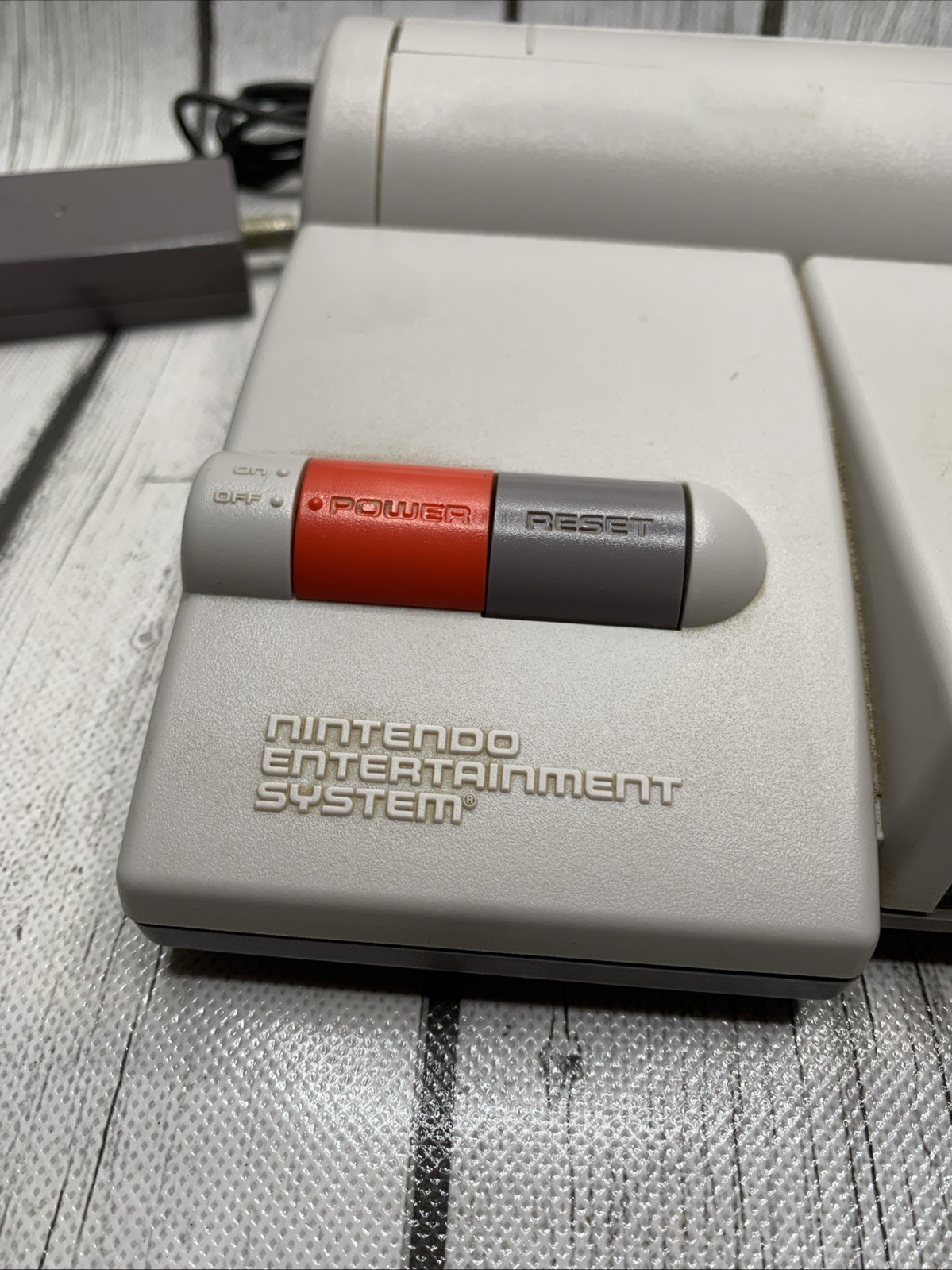 Nintendo NES-101 Top Loader Console Bundle w/ Dogbone Controller Cable Untested