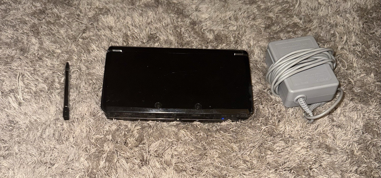 *DAMAGED* But Working 3DS w/ Charging Cord And Stylus