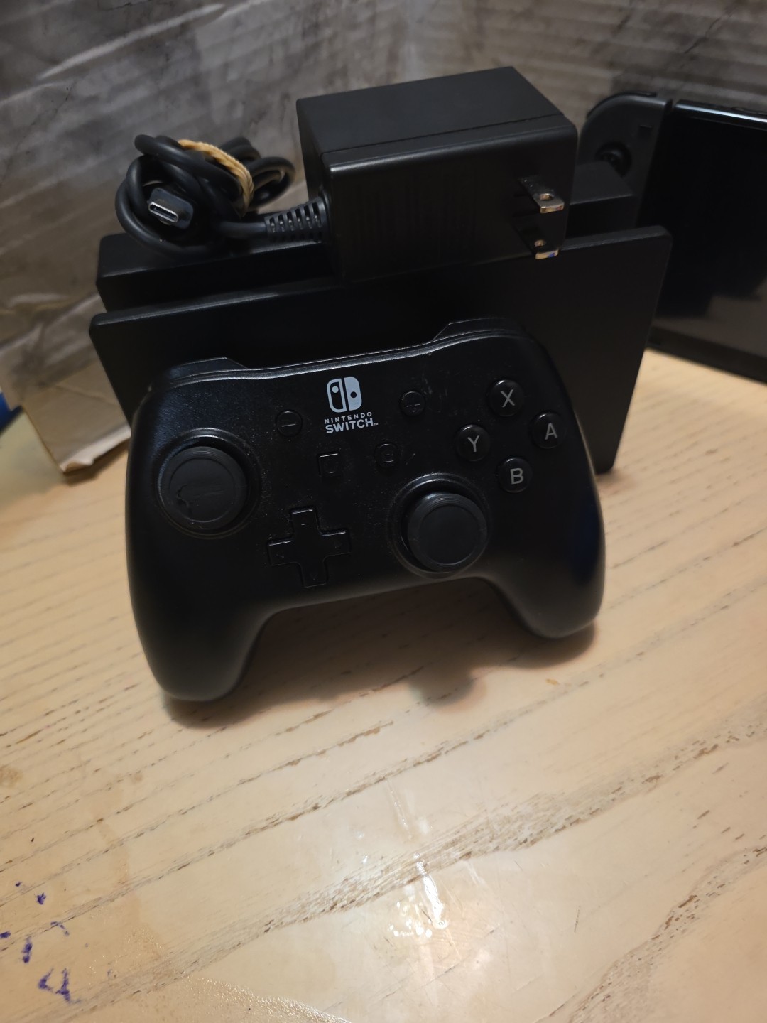NINTENDO SWITCH HANDHELD – HAC-001, One Wireless Controller, One Wired Controlle