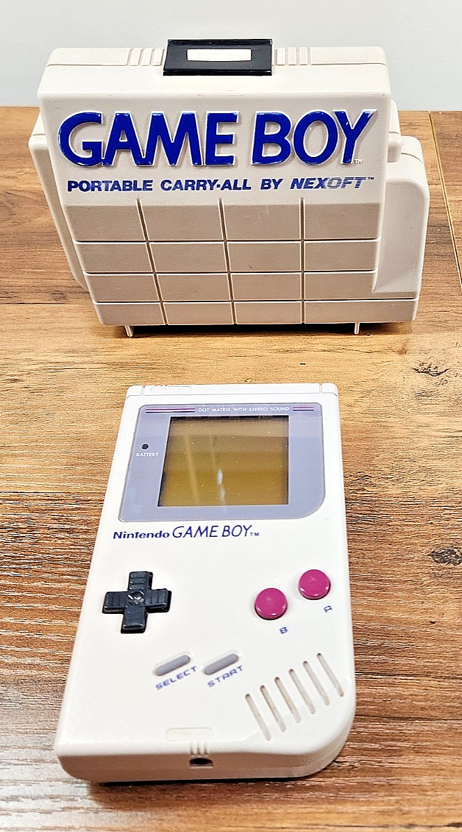 Original Nintendo Gameboy w/Nexoft Carrying Case *Tested & Works*