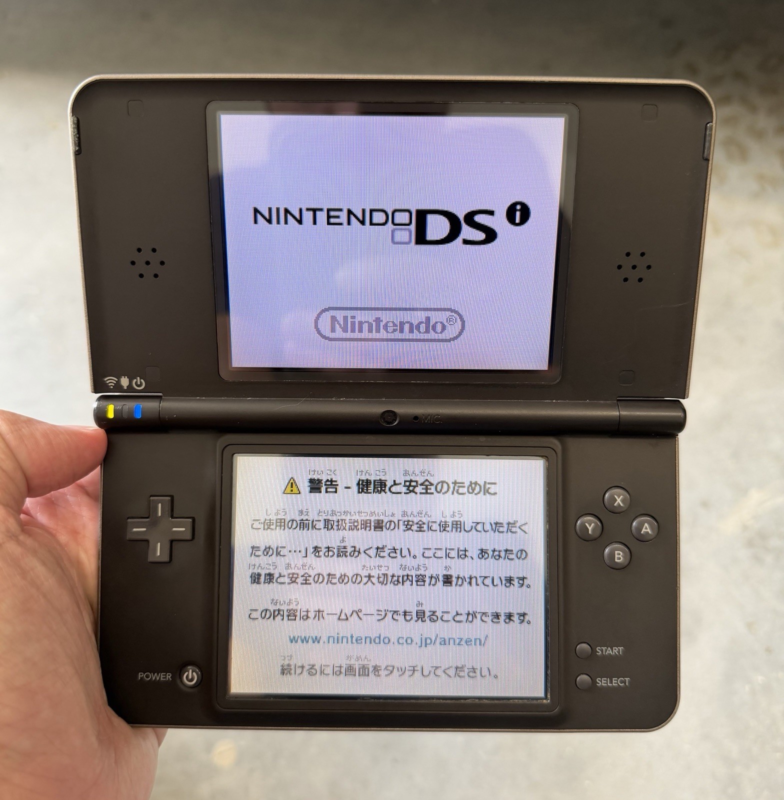 Nintendo DSi LL Handheld Console – Bronze – Clean, Tested/Working, with charger