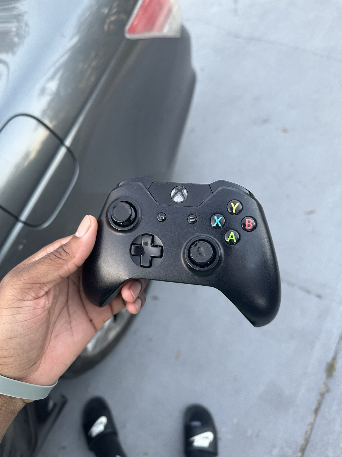 Microsoft Xbox One with Kinect 500GB Black Console – 7UV-00077