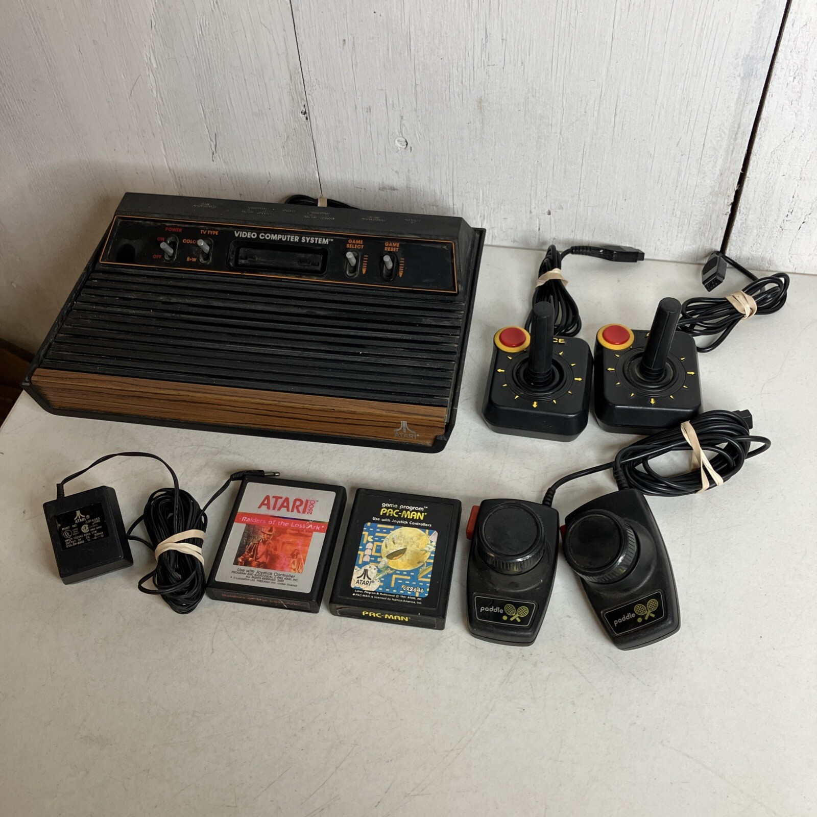 Atari 2600 CX-2600A Wood Grain 4 Switch Console 2 Ace Joysticks 2 Games READ DET