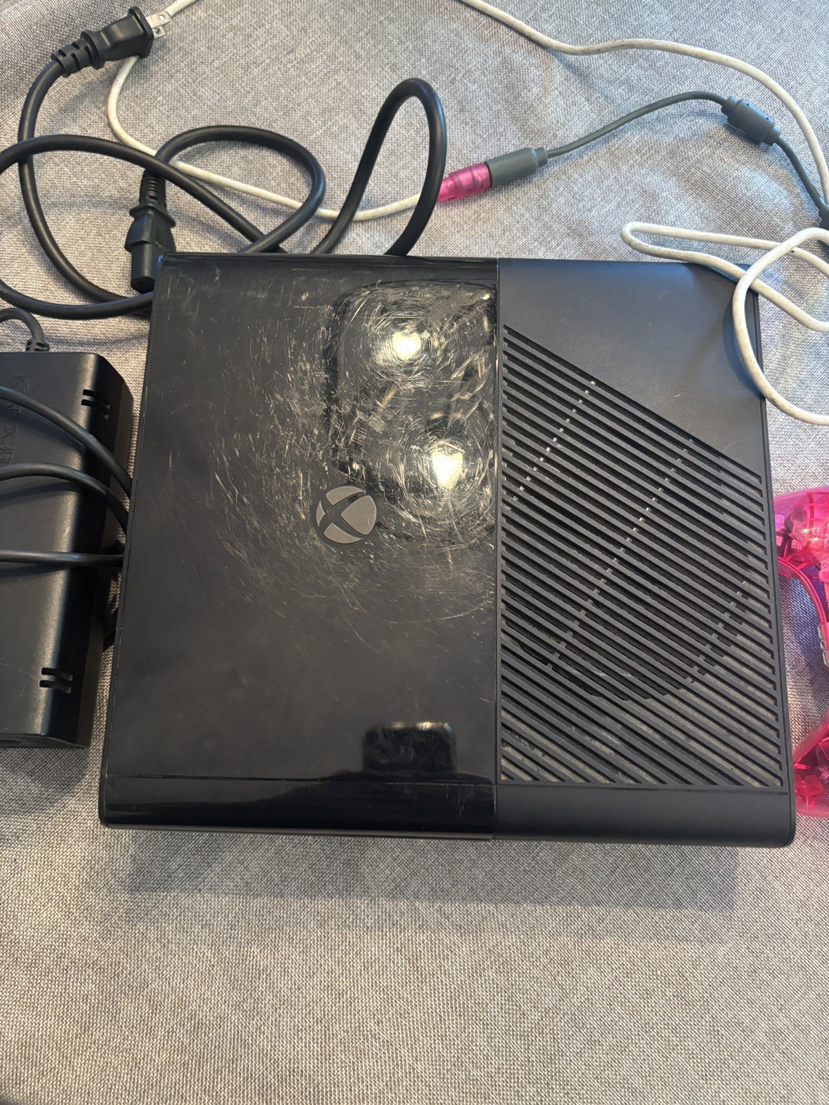 Xbox 360 E Console 4GB Black W/ Power Cord, Pink Controller, Cable, Tested Good