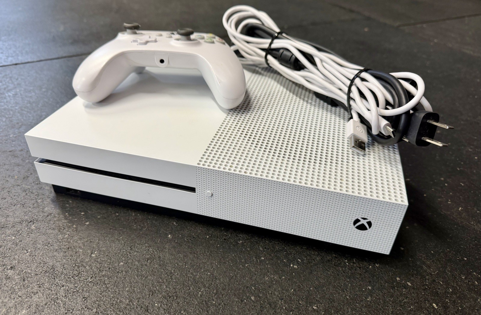 Xbox One S 500GB Model 1681 Console Bundle With 1 Controller – Tested- Working