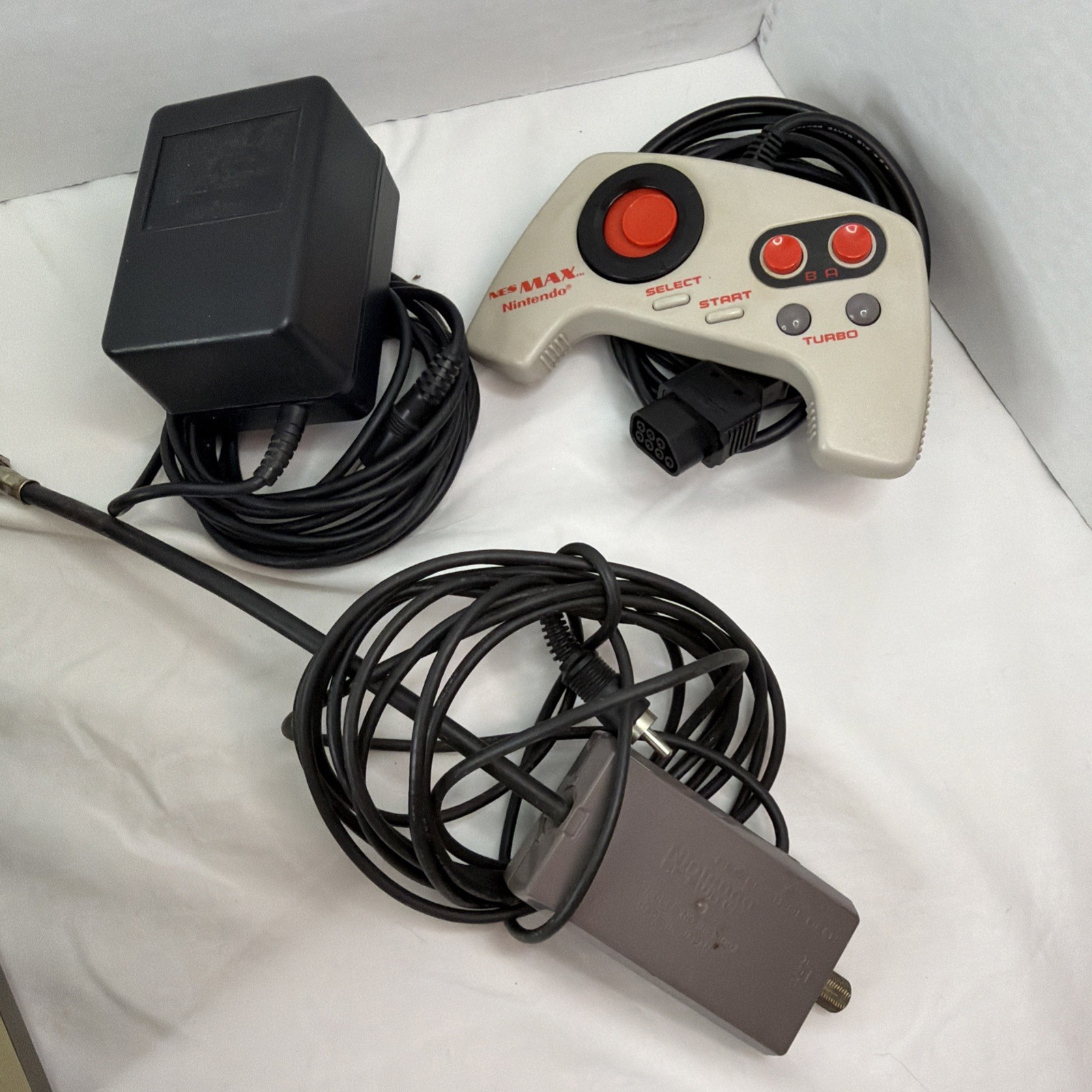 Nintendo NES Console Bundle NES-001 OEM Power RF Switch NES MAX Untested