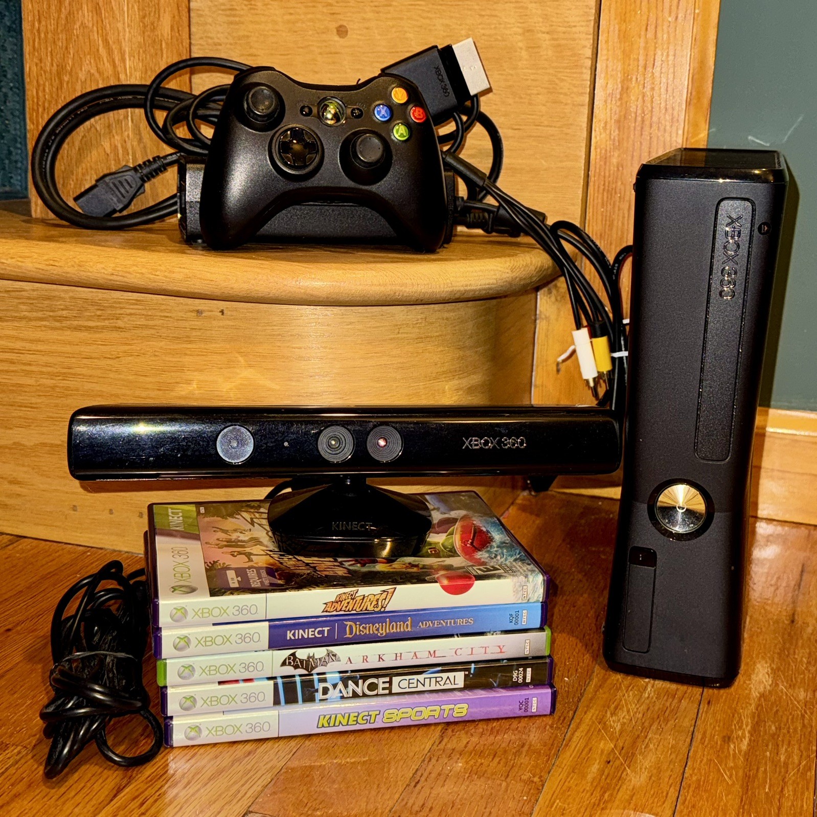 Microsoft Xbox 360 Kinect Console Bundle w/ 5 CIB Games & Controller – TESTED