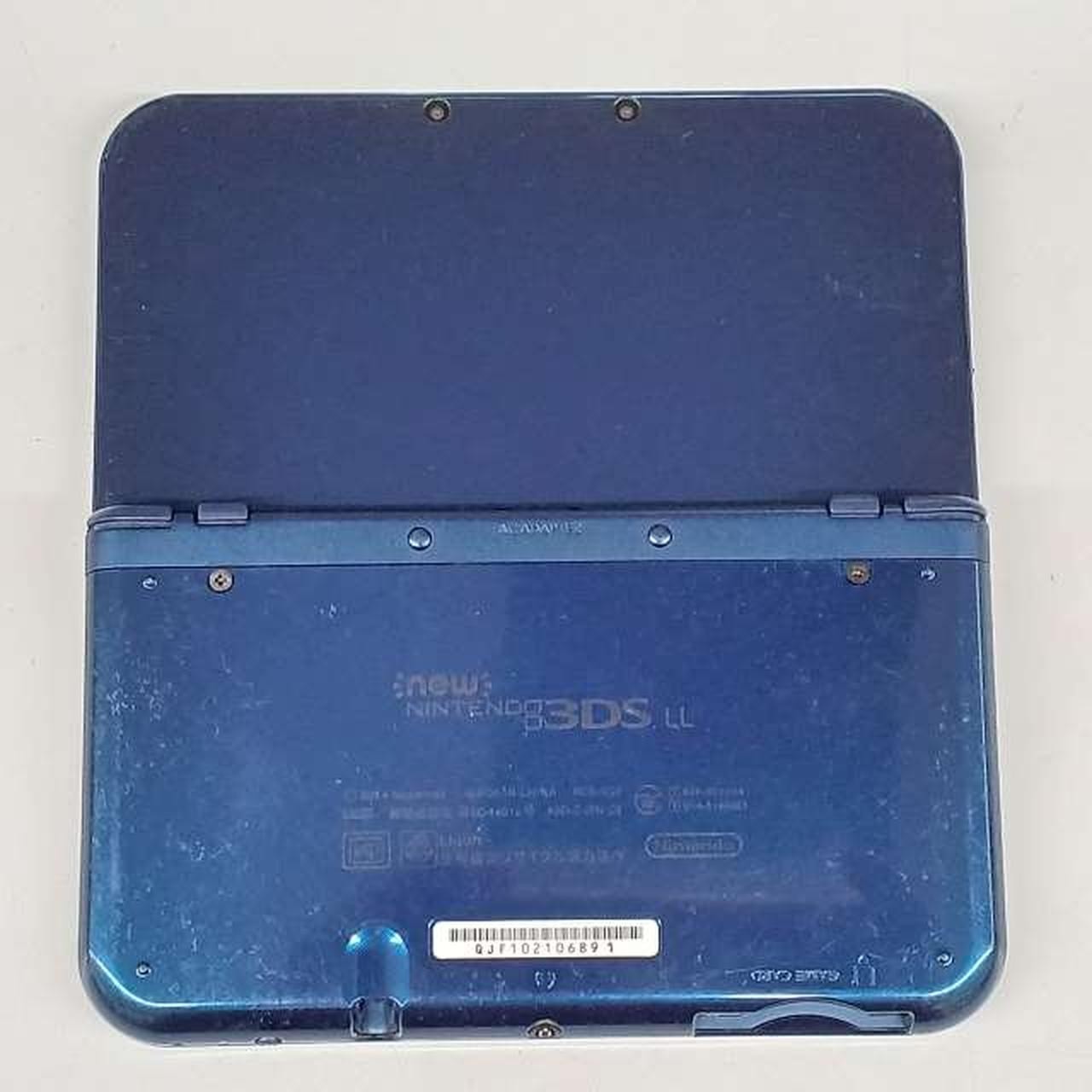 New Nintendo 3DS XL (LL) RED-001 with 4GB microSD Card Retro Game Console A3423