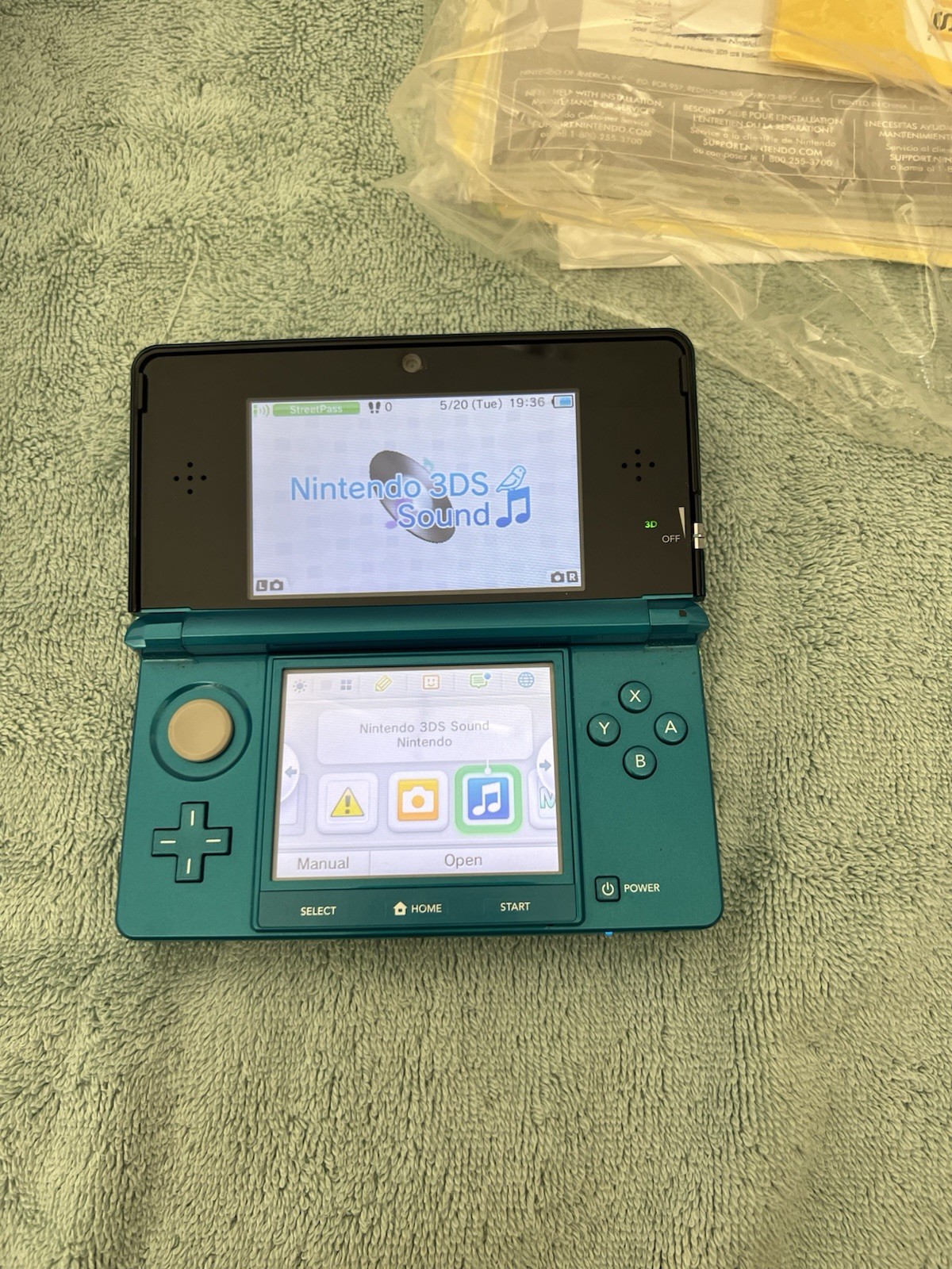 Nintendo 3DS Handheld System – Aqua Blue LK NU Box