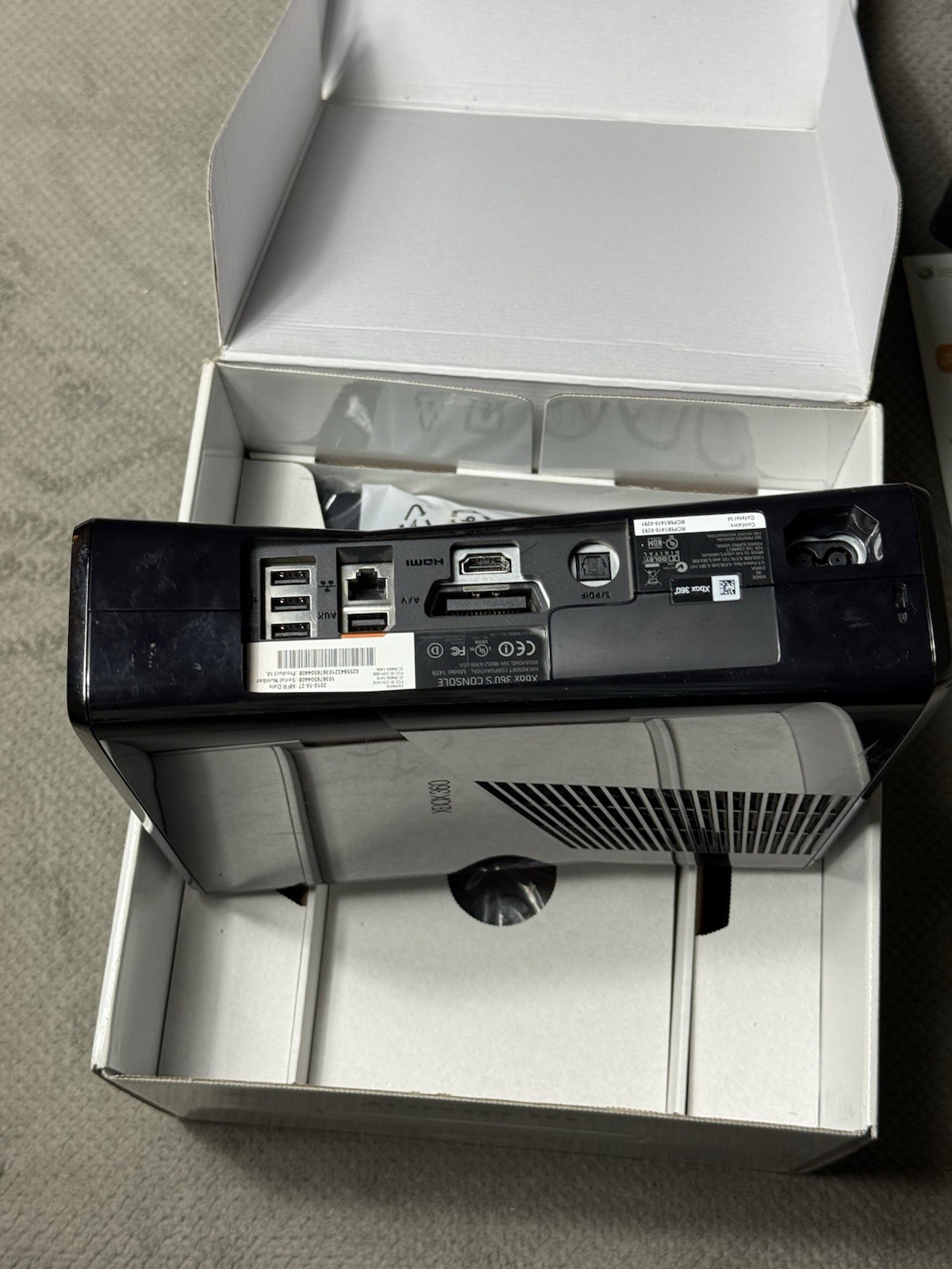 Microsoft Xbox 360S 1439 Video Game Console & Cords Only BLACK – Fair -See photo