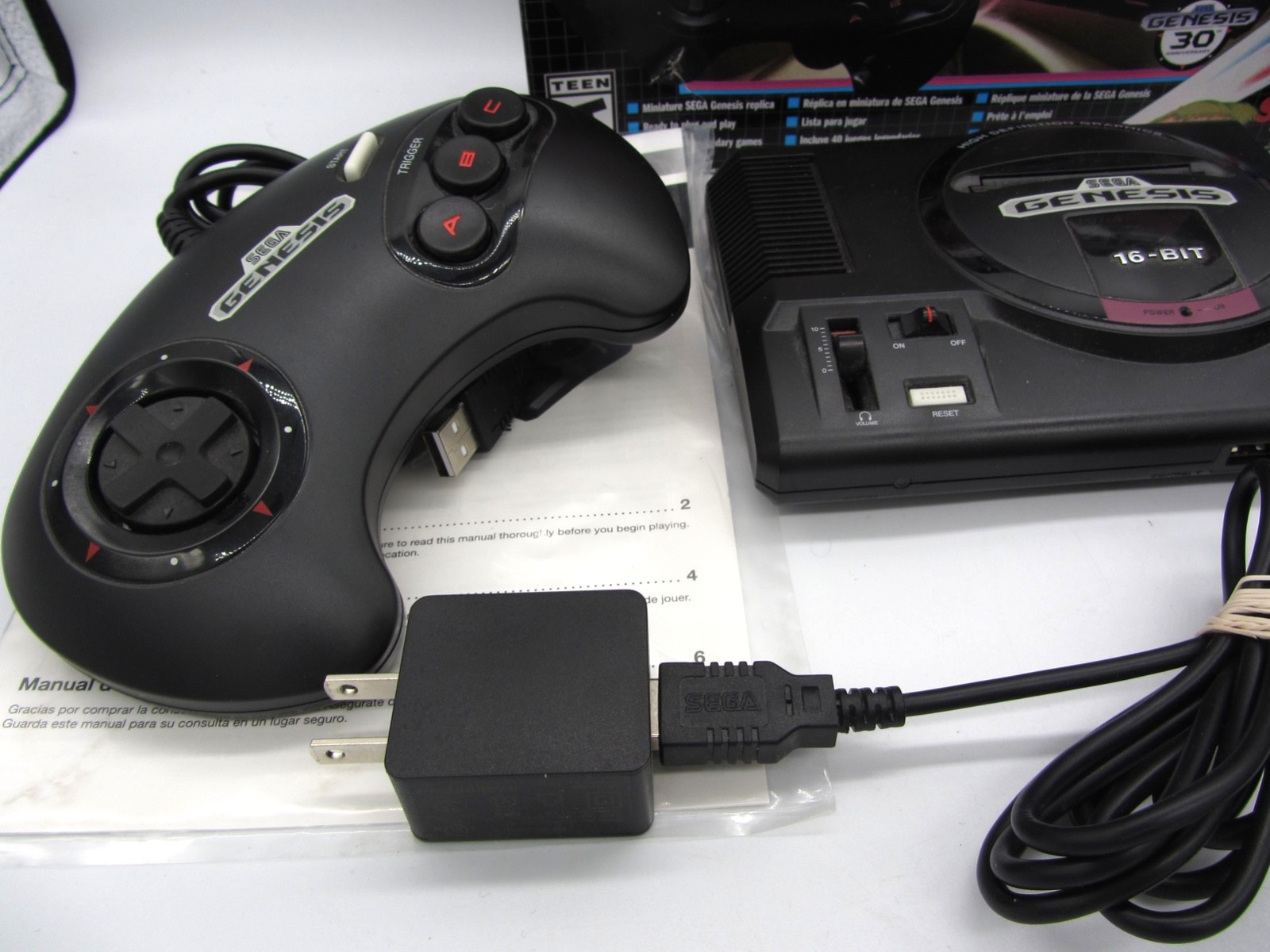 Sega Genesis Classic Mini Console (MK-16000) Authentic In Box & Tested Clean!