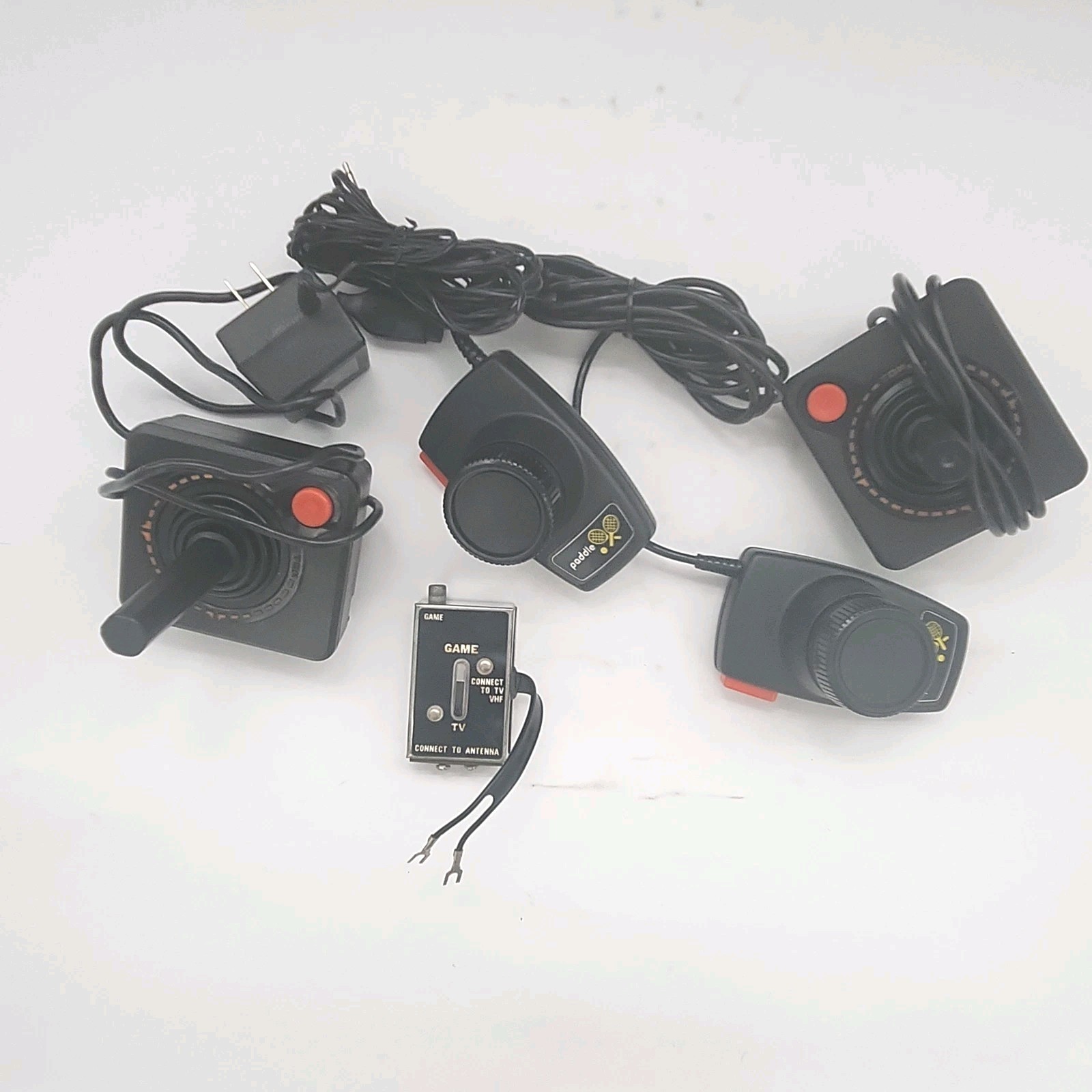 Atari 2600 Video System Complete Untested 2 Joy Sticks Paddles 16 Games Case