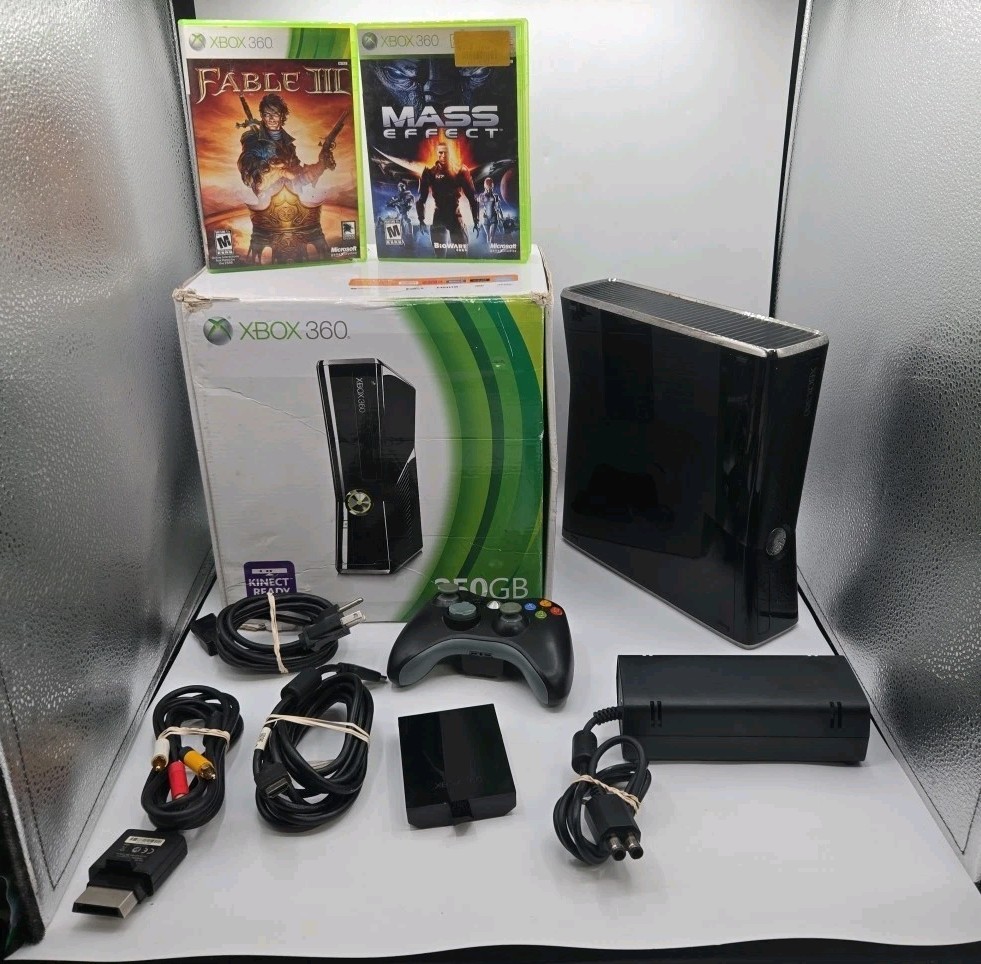 Microsoft Xbox 360 Launch Edition 250GB Glossy Black Console In Box Bundle Games