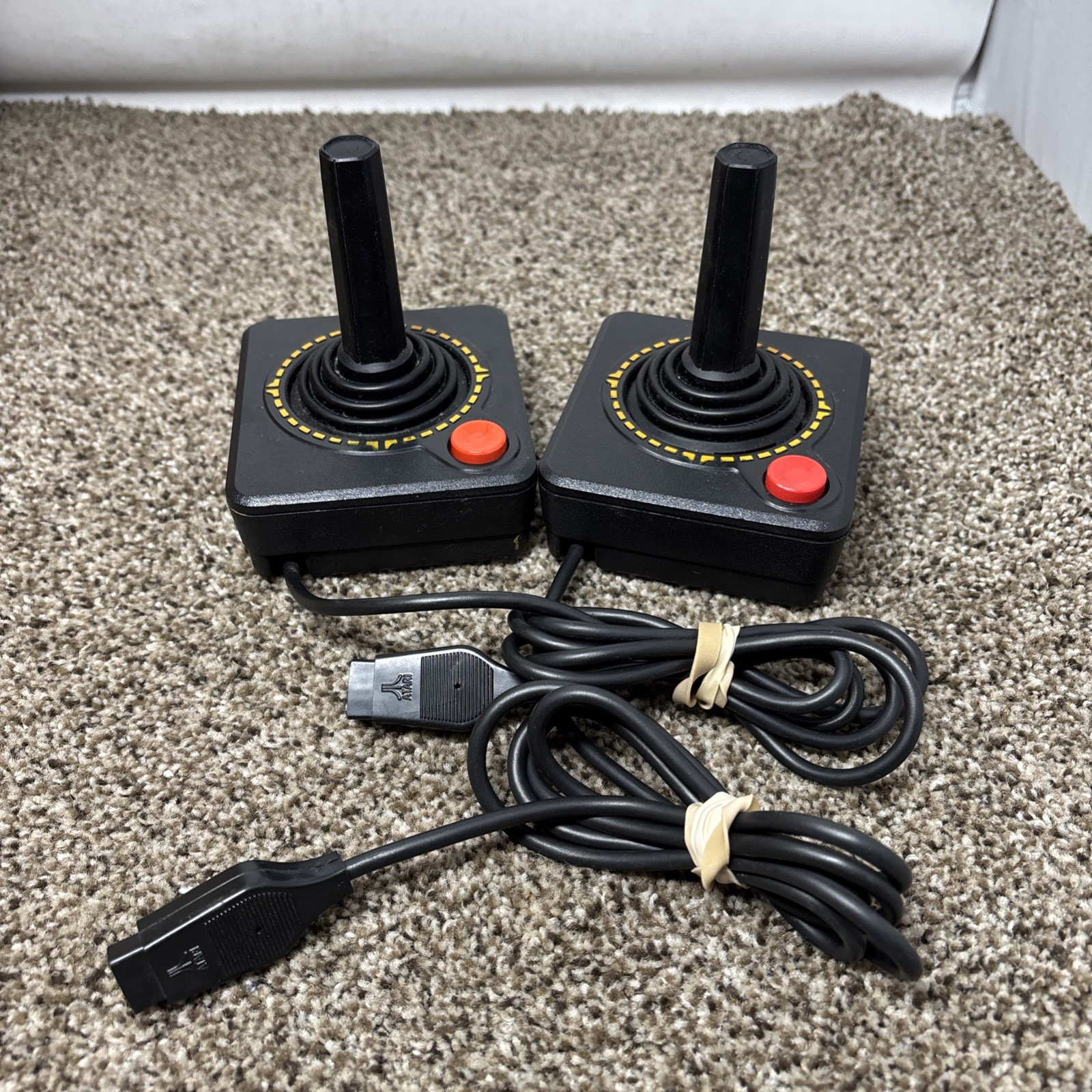 Atari 2600 Heavy Sixer Console In Box Chess Piece Box Tested Works