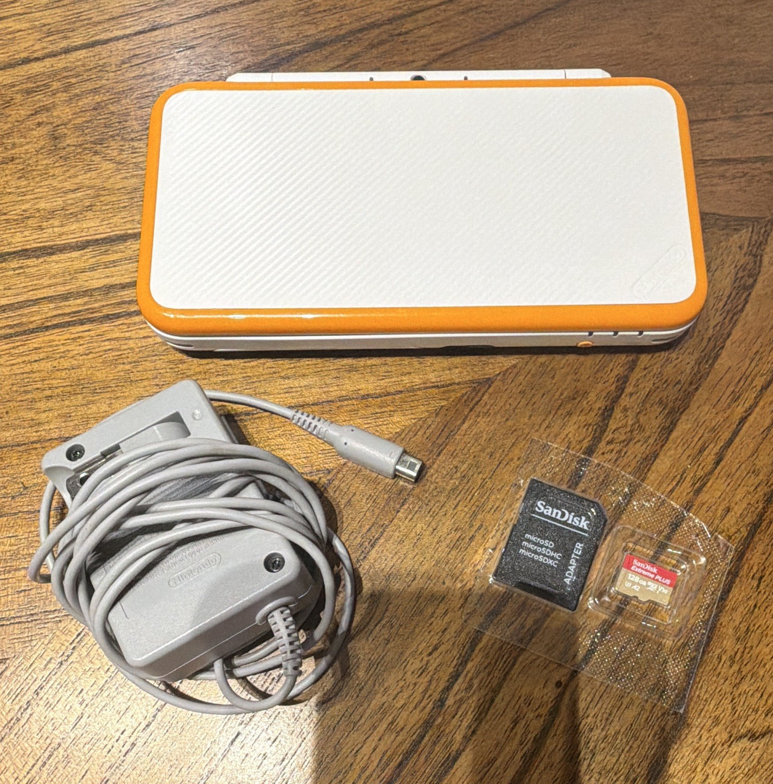 Nintendo 2DS XL White/Orange – Region Free w/ Charger +128GB Micro SD – Tested