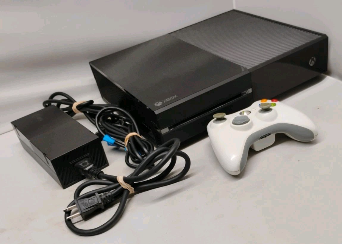 Microsoft Xbox One Model 1540 Working Console, Controller & Power Cord, Tested