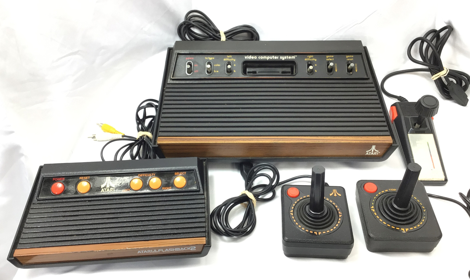 Atari 2600 Video Computer System CX-2600 VTG 1978 BUNDLE