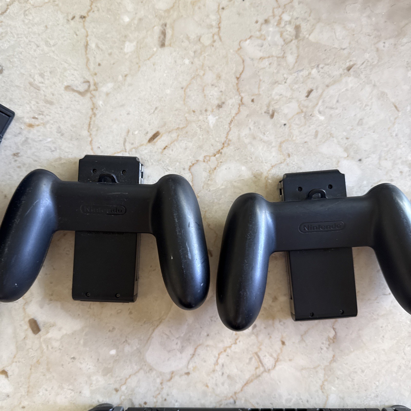 Nintendo Switch V2 Tested 2 controllers, 2 docks + Mario Maker