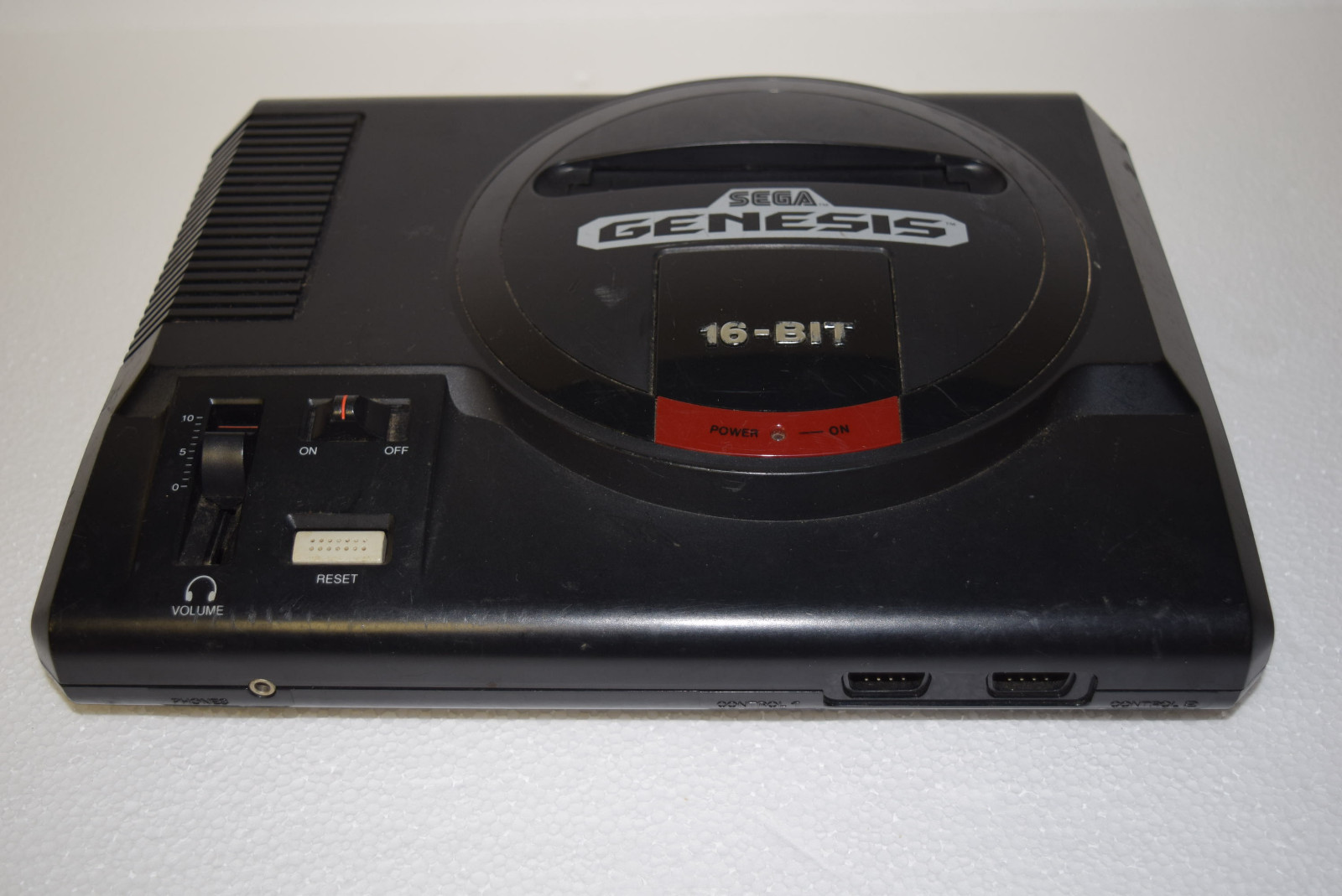 Sega Genesis 1601 Bundle Controller, Power Supply, Toy Story – For Parts Repair