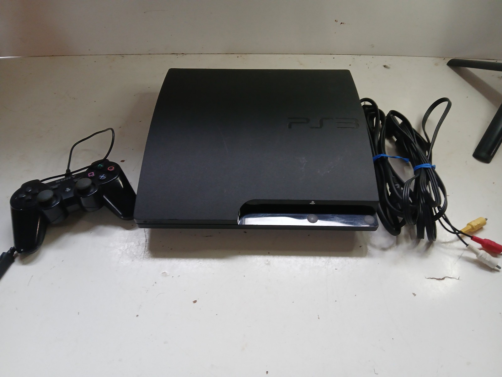Sony PlayStation 3 PS3 Slim 160GB Console CECH-3001A Tested Working