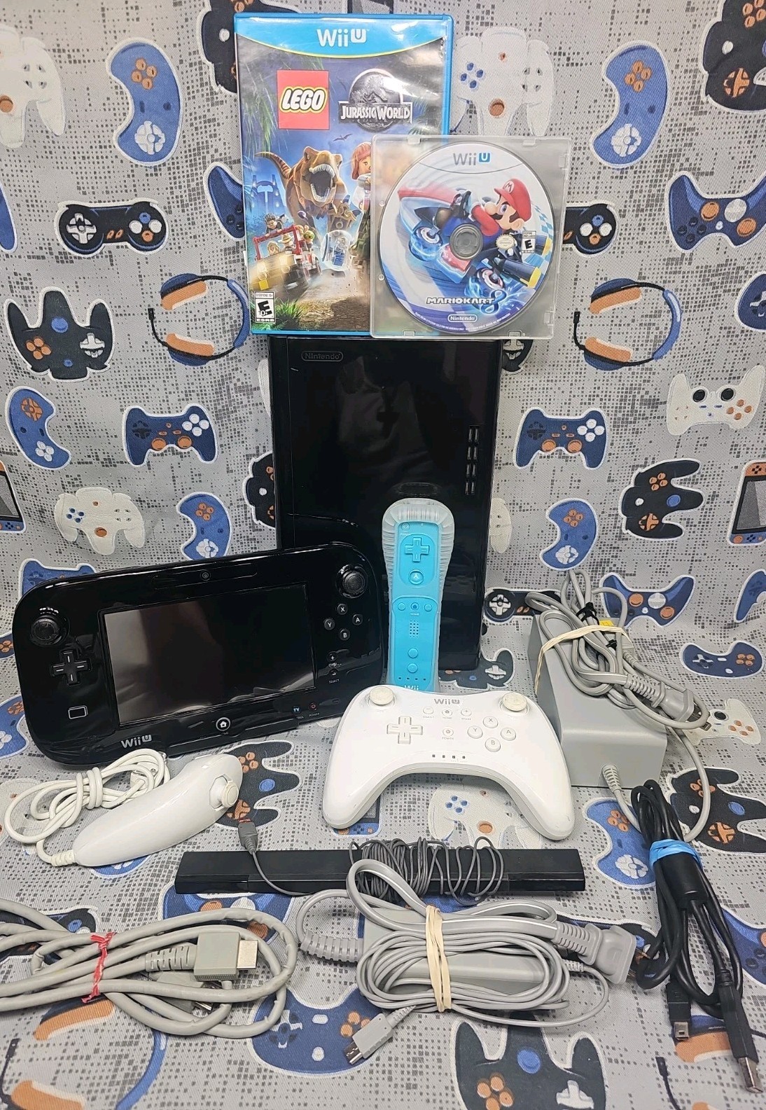 Nintendo Wii U 32GB Deluxe Black WUP-101(02) W/2 Games CLEANED & TESTED