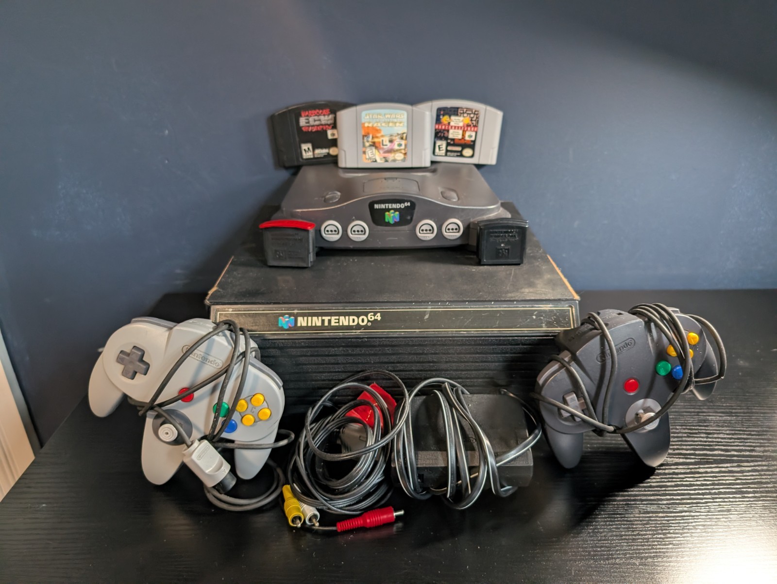 Working Nintendo 64 Console-3 Games-2 Controllers-Game Box-Memory Expansion Pak
