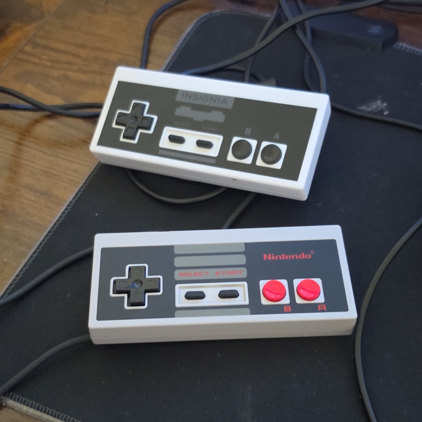 Nintendo Classic Mini NES Console CLV-001 HDMI 720p NTSC-U/C Gray 200 Game