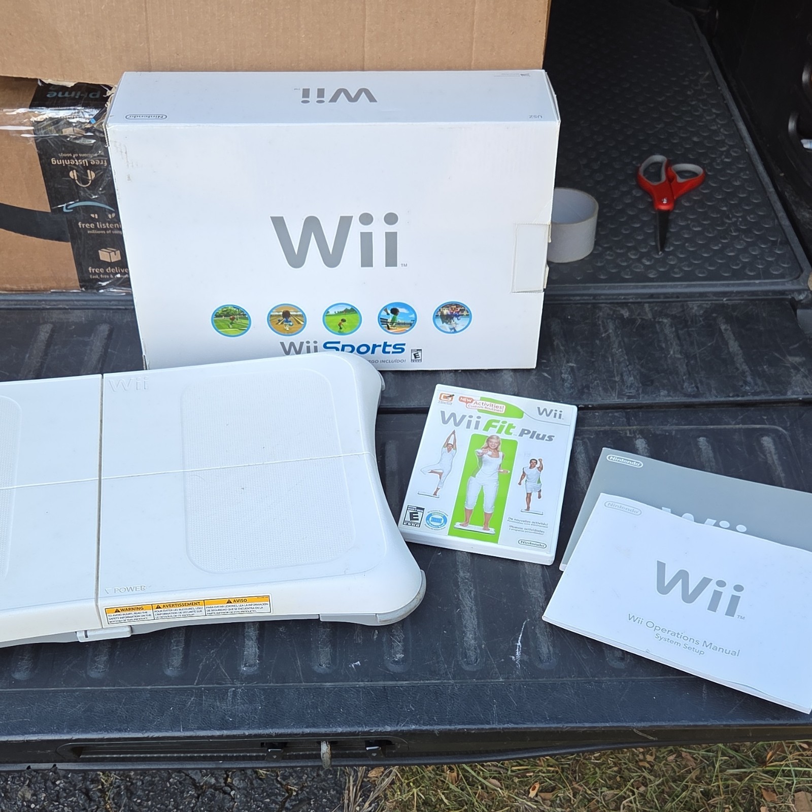 Nintendo Wii Console White Wii Sports Bundle with Balance Board Wi-Fi 512MB