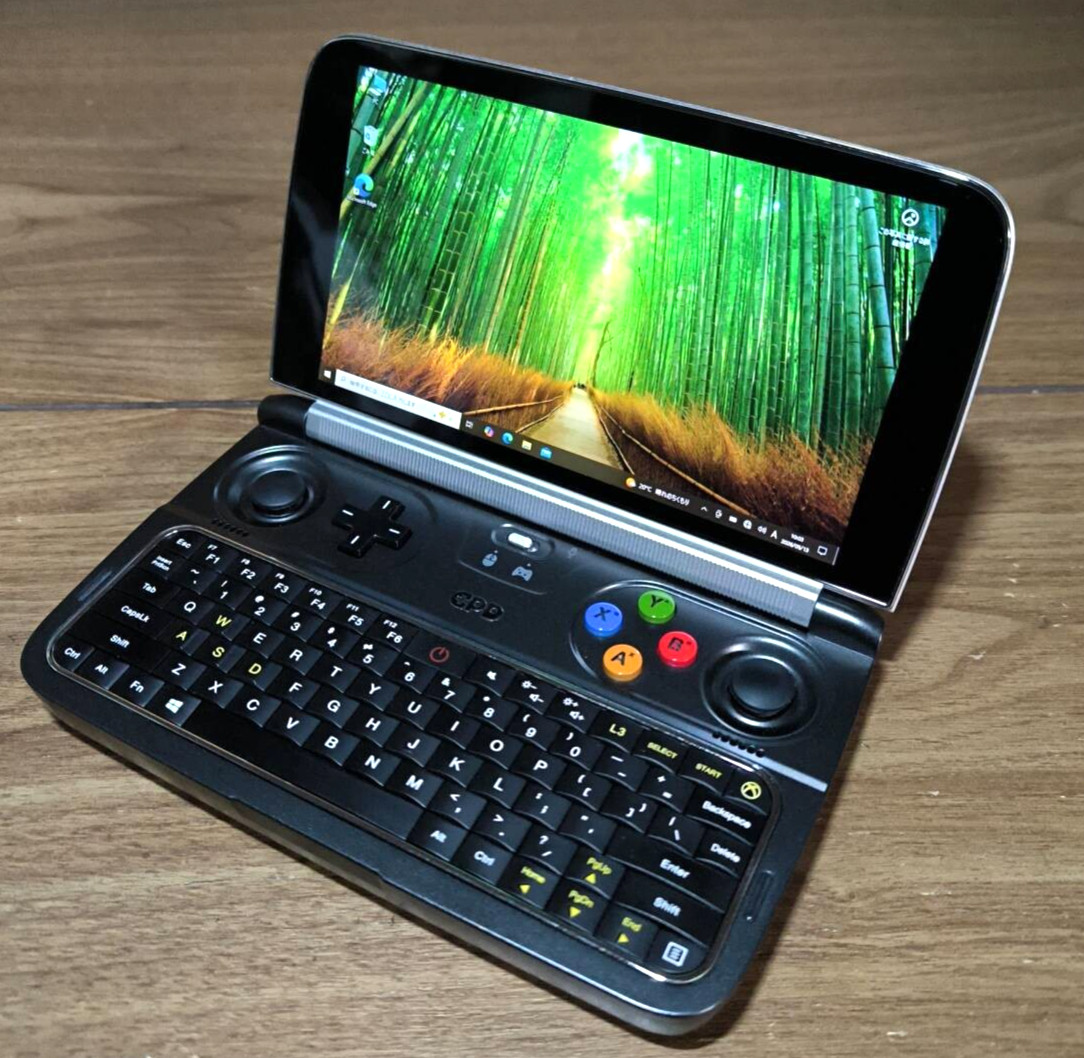 GPD WIN2 Mini PC Core m3-7Y30 Gaming PC Black 8GB SSD 128GB USB Type -A & C Used