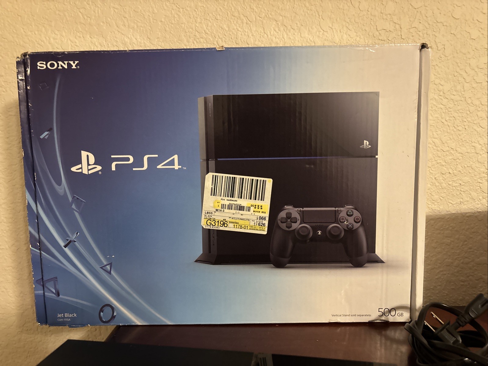 Sony PS4 500GB Console w/ Controller, 2 Games And Box (BUNDLE) Tested 12.02