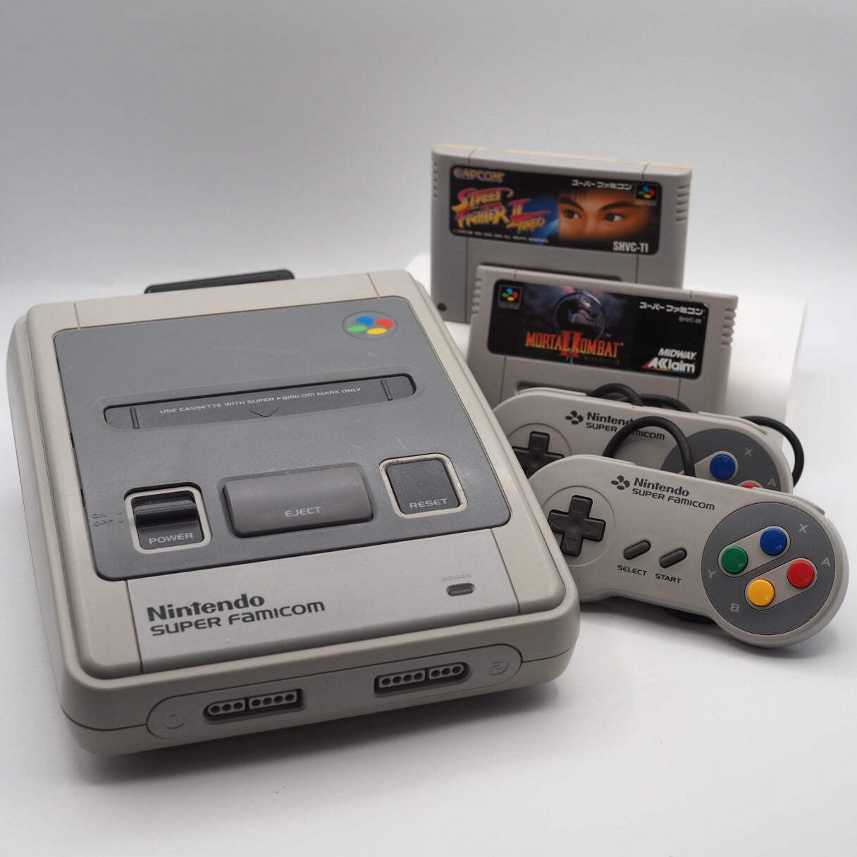 Nintendo Super Famicom Console w/ Street Fighter II Turbo & Mortal Kombat II