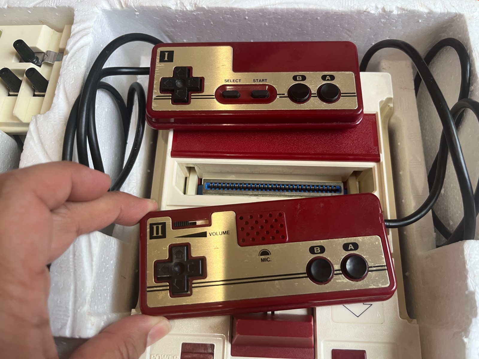 Nintendo Famicom Console with BOX and Manual, 10 Games 0613