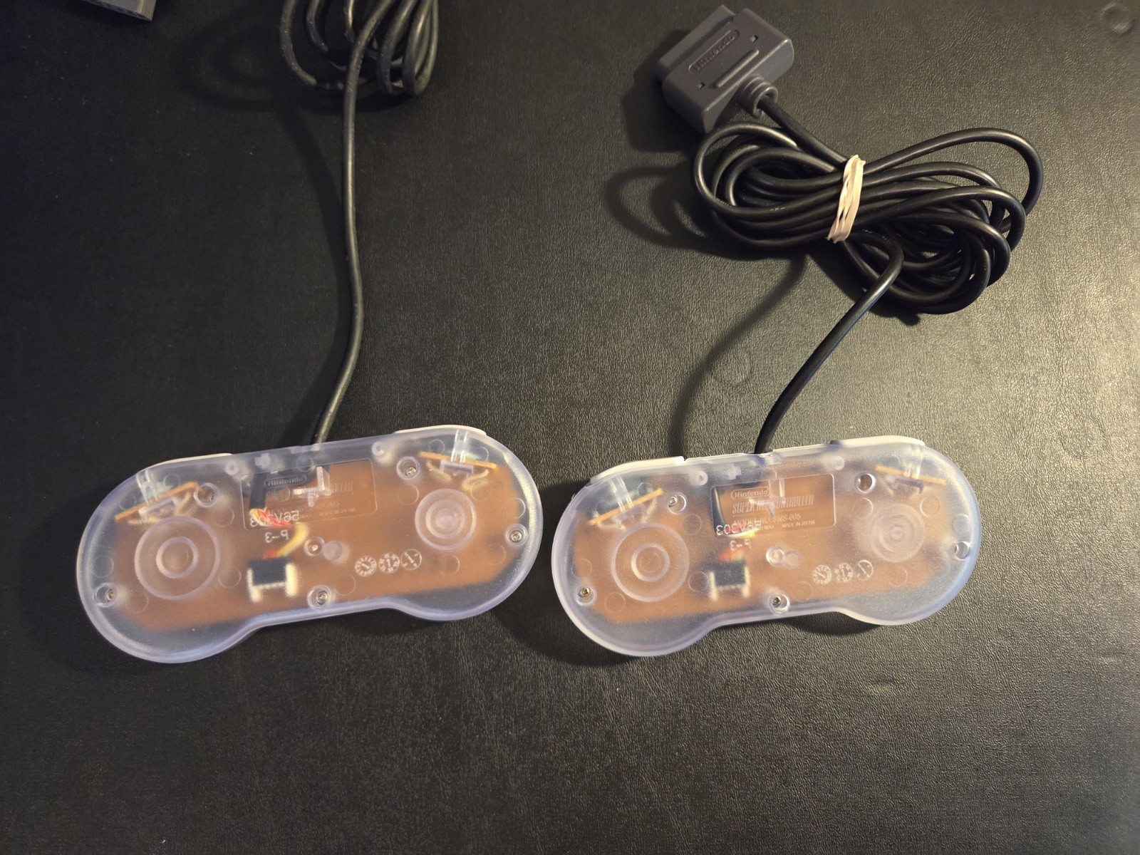SNES Super Nintendo Clear Transparent Console w/ 2 clear controllers and cables