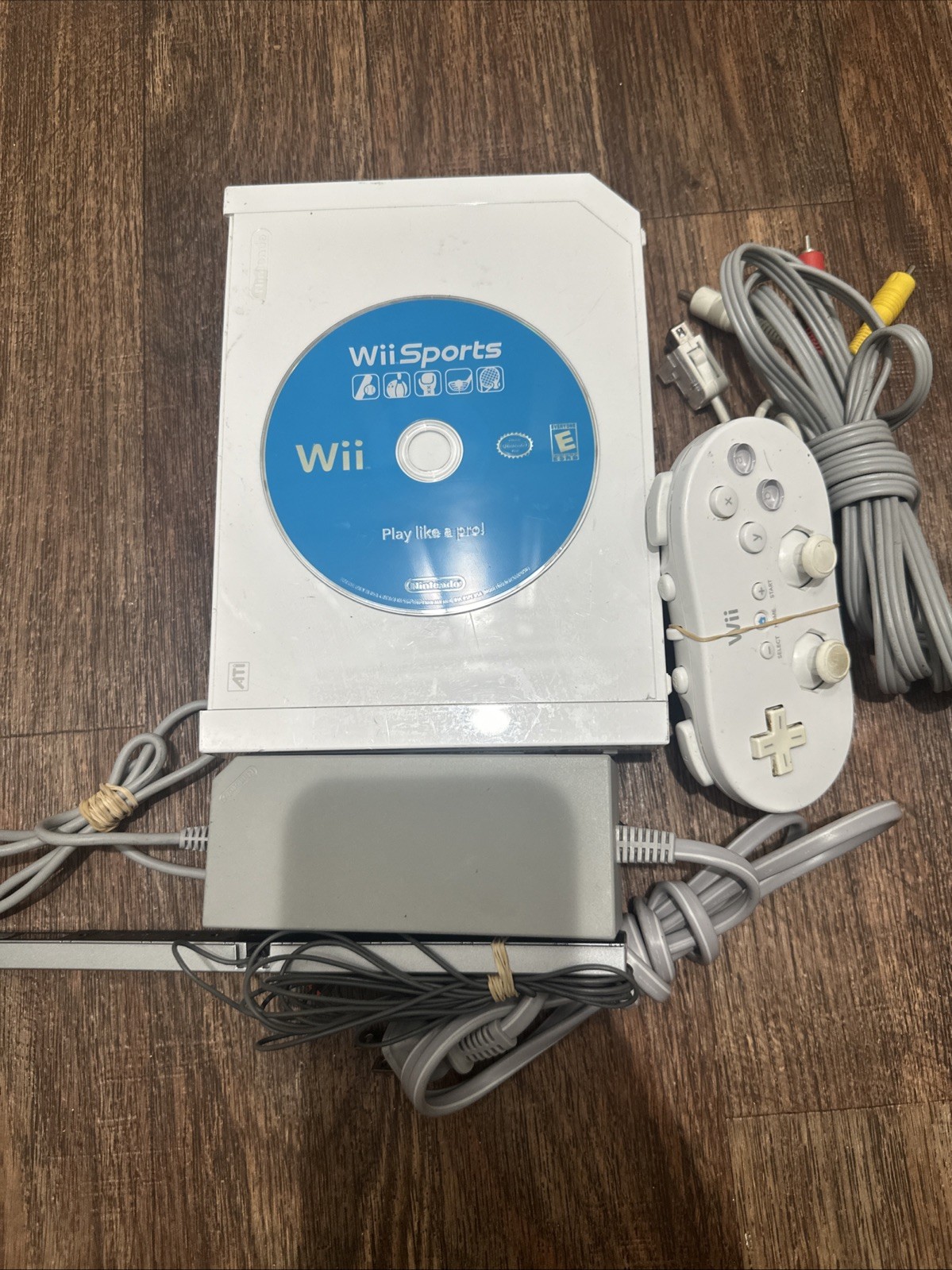 Nintendo Wii Console With Wii Sports Game No Wii Remote Not Read Discs “Read”