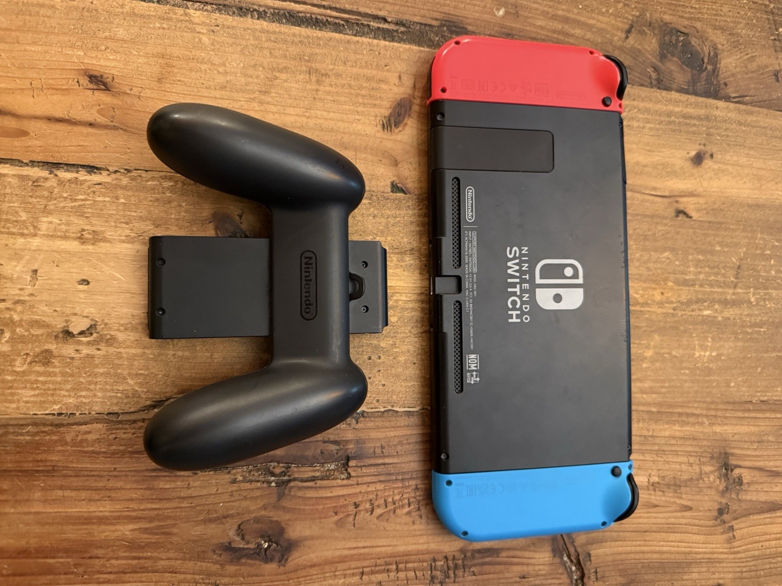 Nintendo Switch – Used works Note! Dings in screen