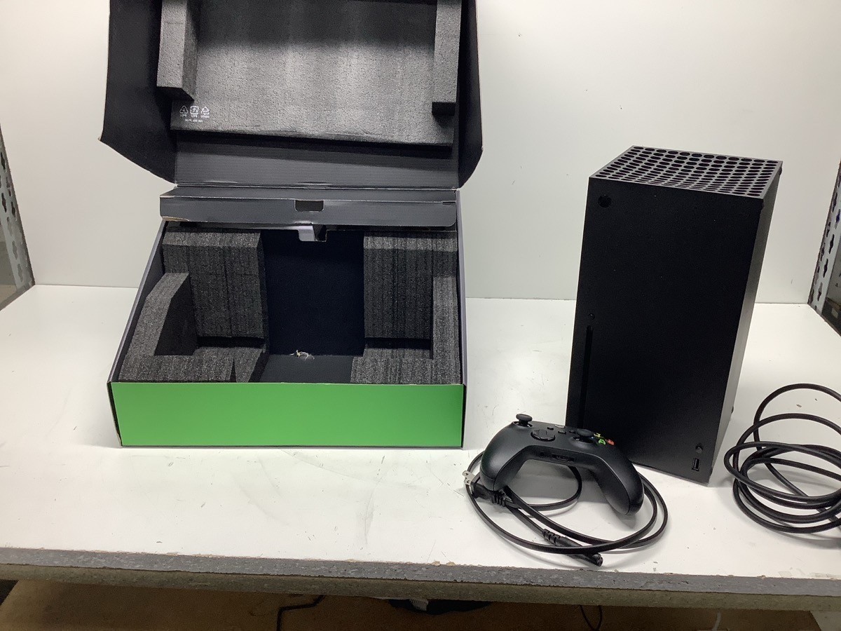 MICROSOFT XBOX SERIES X – CONSOLE – 1TB – 1882 – 2 CONTROLLERS