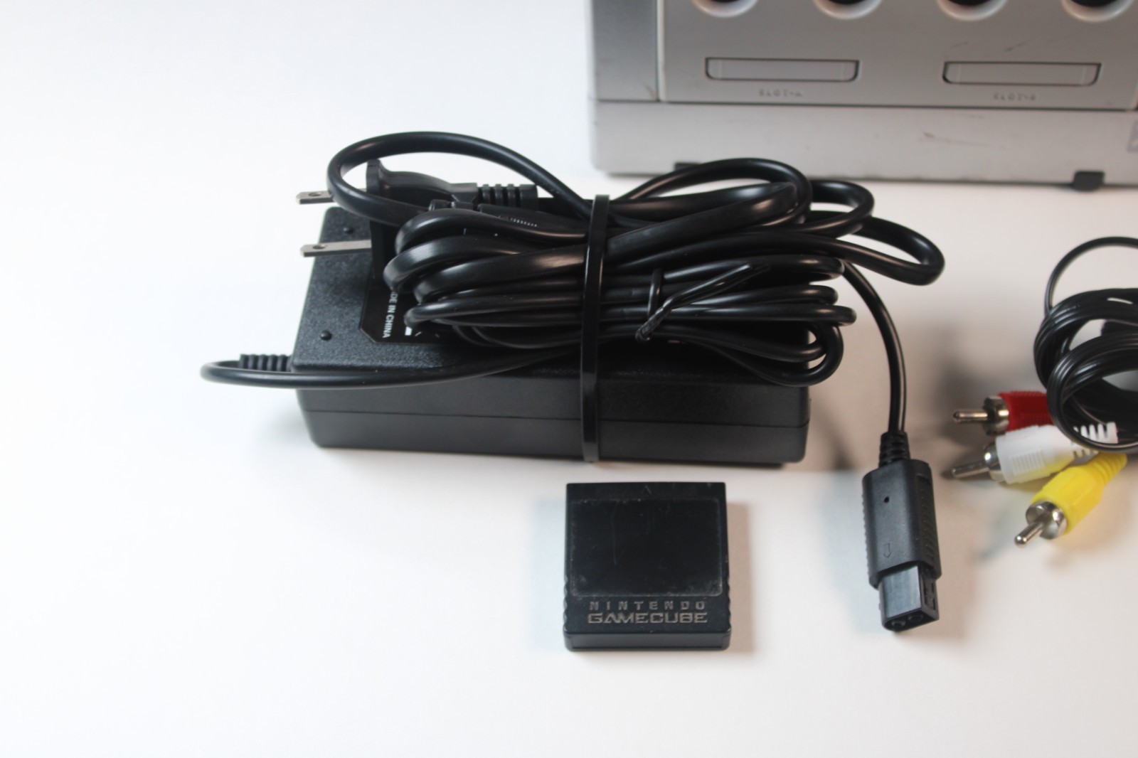 Nintendo GameCube Platinum Console Bundle DOL-001 – 1 Controller, Memory Card