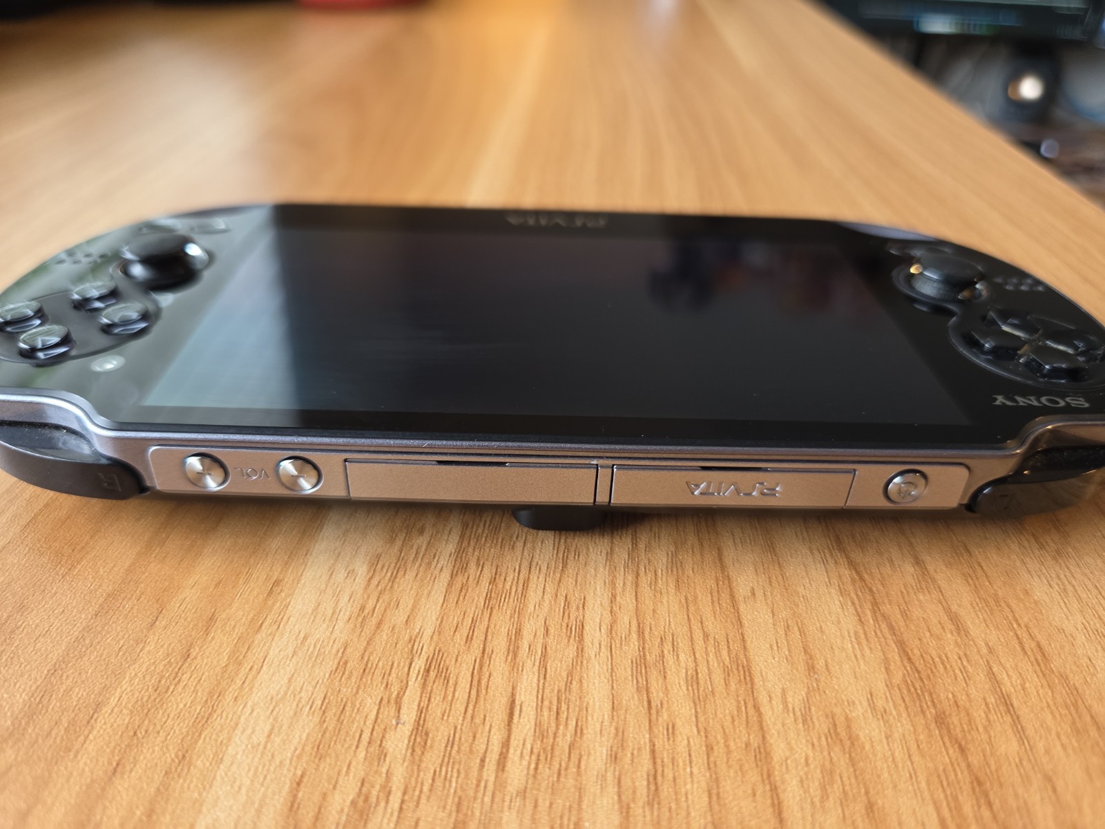 Sony Ps Vita PCH-1100 Crystal Black Model Console And Charger TESTED