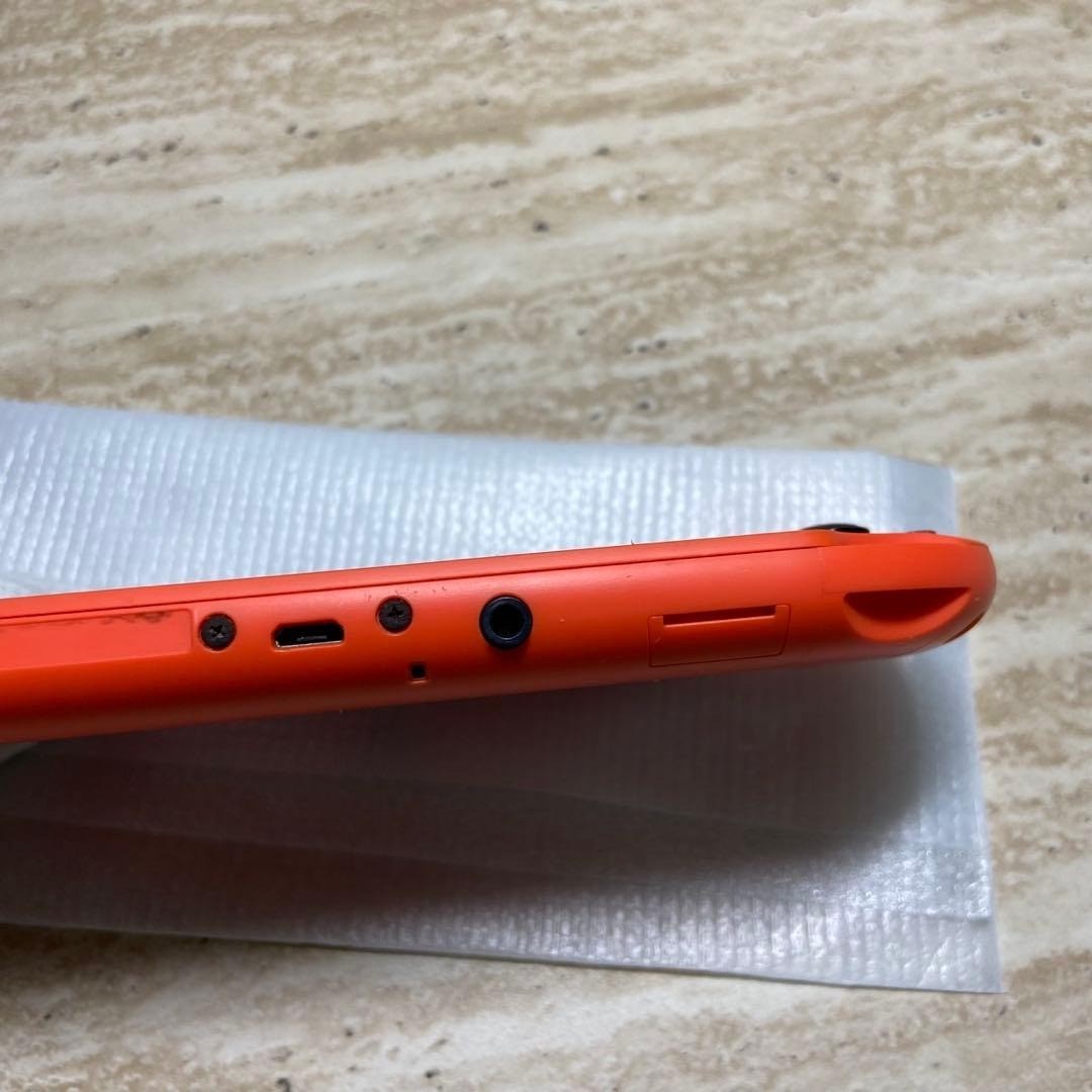 PS Vita PCH-2000 Neon Orange Complete in Box Near Mint Condition 7041