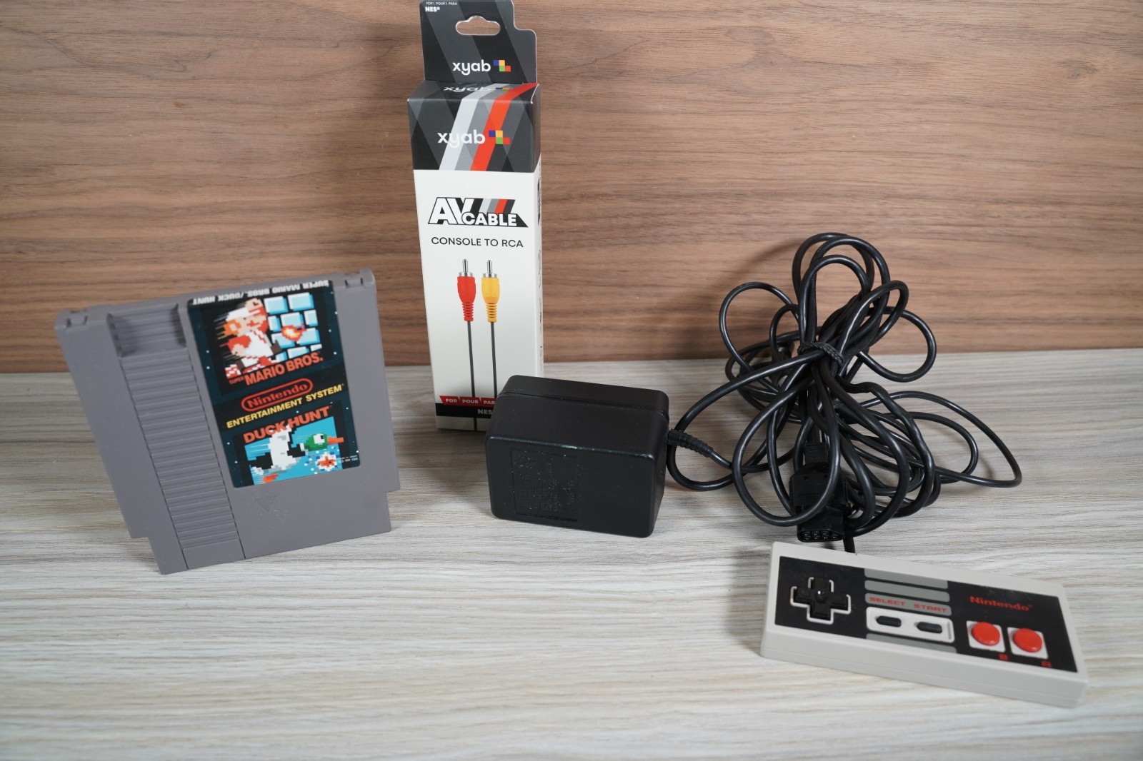 Nintendo NES Console w/ Cables & OEM controller – TESTED WORKING