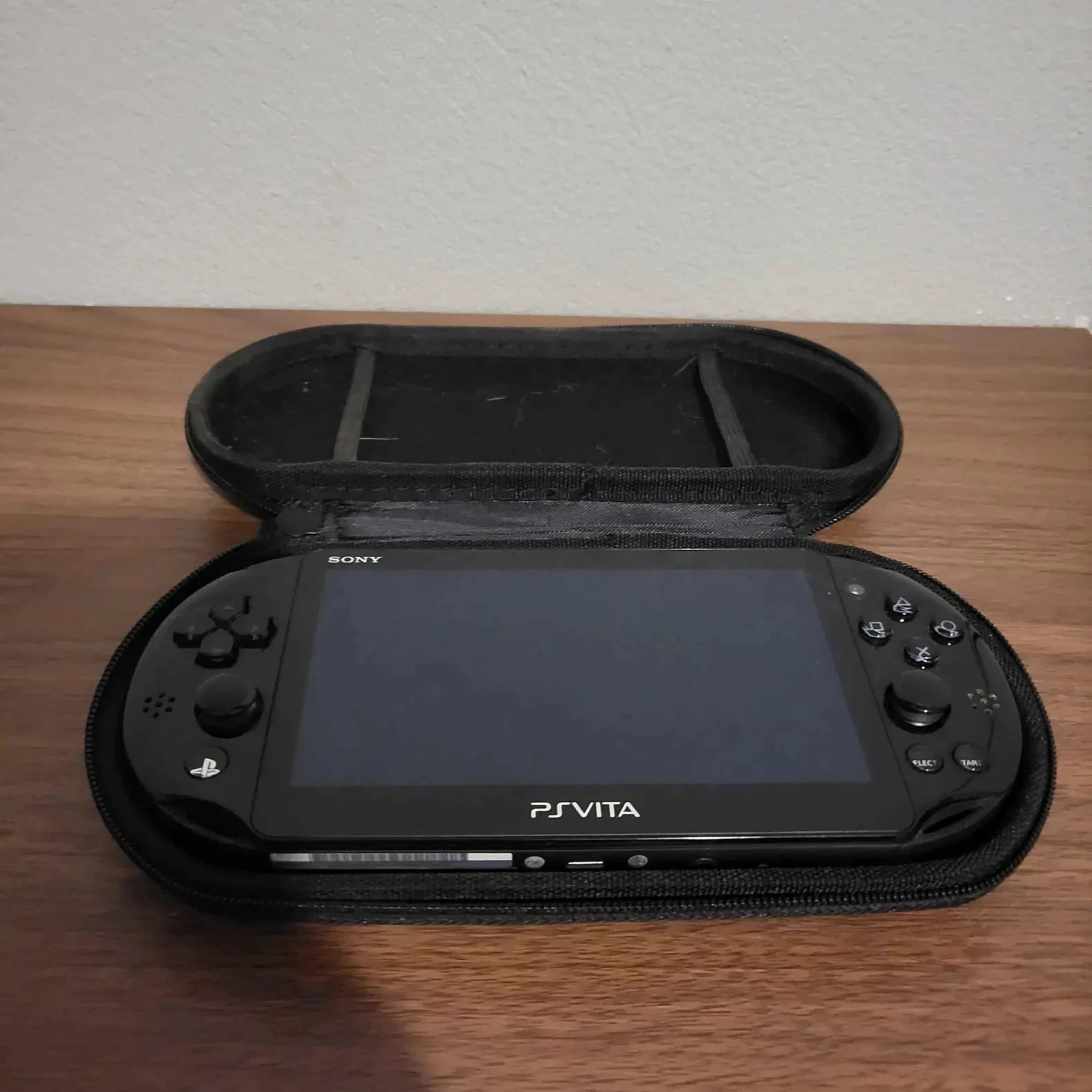 PS Vita PCH-2001 Black