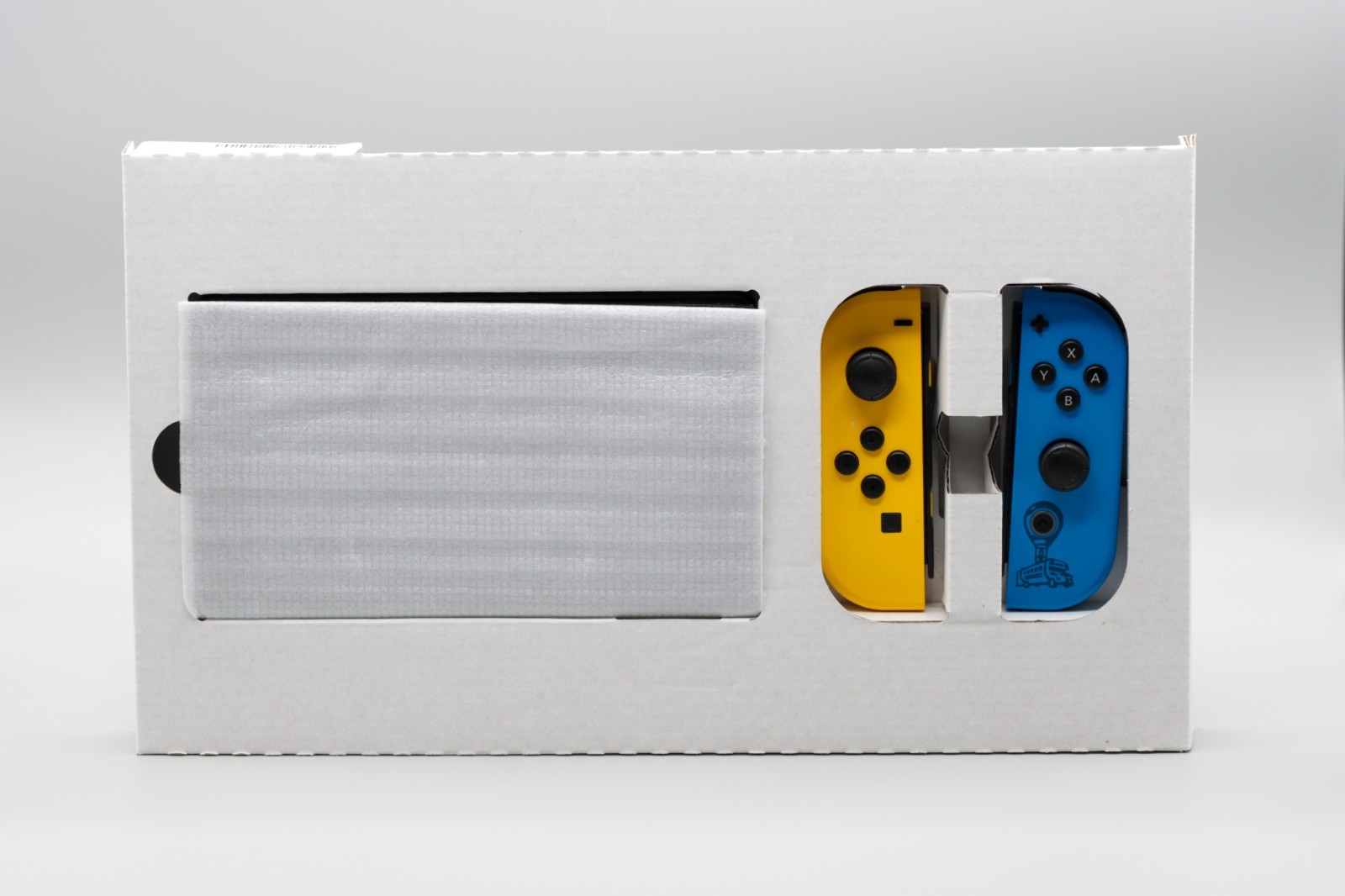 Nintendo Switch Fortnite Wildcat Console Bundle Yellow/Blue Joy Con No Code