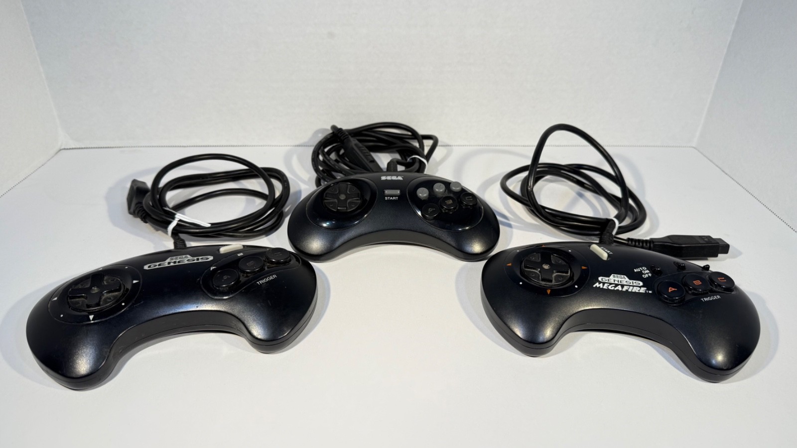 Sega Genesis CDX w/ 3 controllers, Konami light gun, 3 games-tested/works!