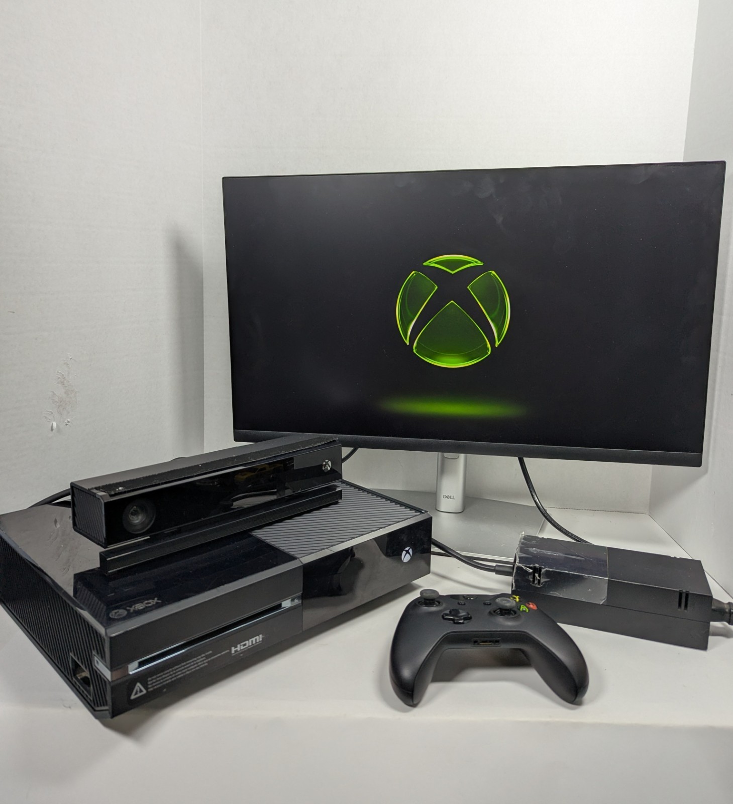 Microsoft Xbox One 500GB Console Bundle Kinect Controller & 4 Games Lot Tested